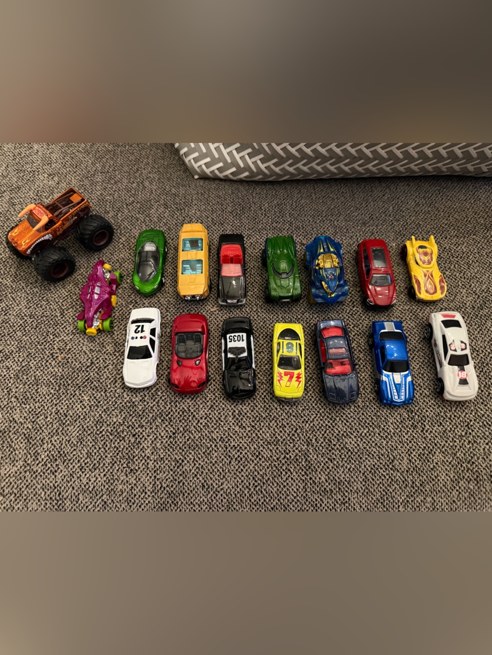Hot Wheels Mixed Color Kids Toy Car Pack — 16-Piece Set